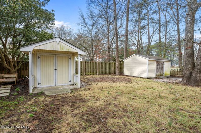 327 Plantation Drive, New Bern, NC 28562