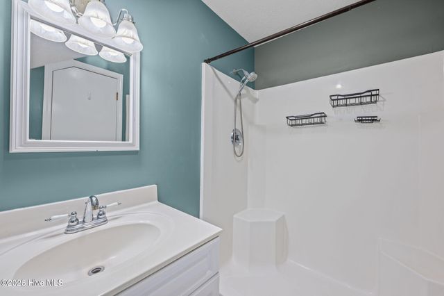 327 Plantation Drive, New Bern, NC 28562