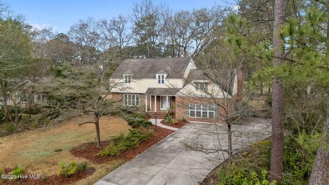 327 Plantation Drive, New Bern, NC 28562