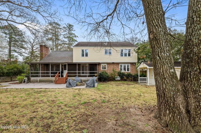 327 Plantation Drive, New Bern, NC 28562