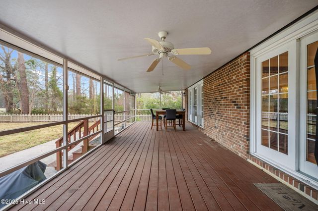 327 Plantation Drive, New Bern, NC 28562