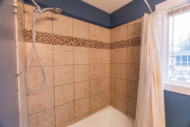 57383 Kingdon Drive, Mattawan, MI 49071