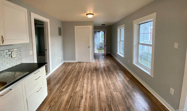 433 Kayton, San Antonio, TX 78210