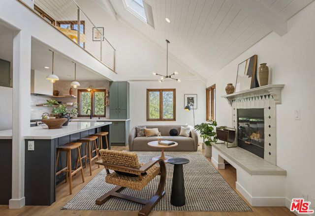 2333 Effie Street, Los Angeles, CA 90026