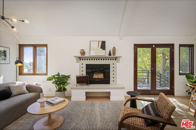 2333 Effie Street, Los Angeles, CA 90026