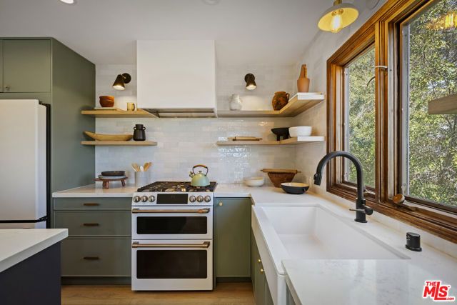 2333 Effie Street, Los Angeles, CA 90026