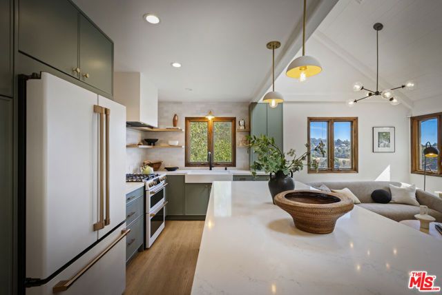 2333 Effie Street, Los Angeles, CA 90026