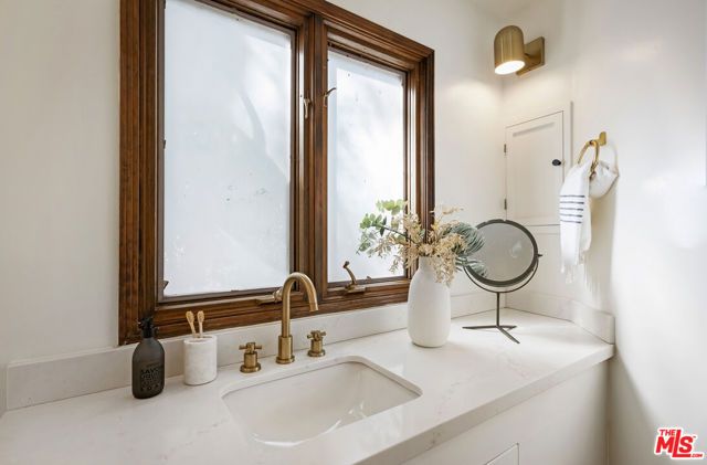 2333 Effie Street, Los Angeles, CA 90026