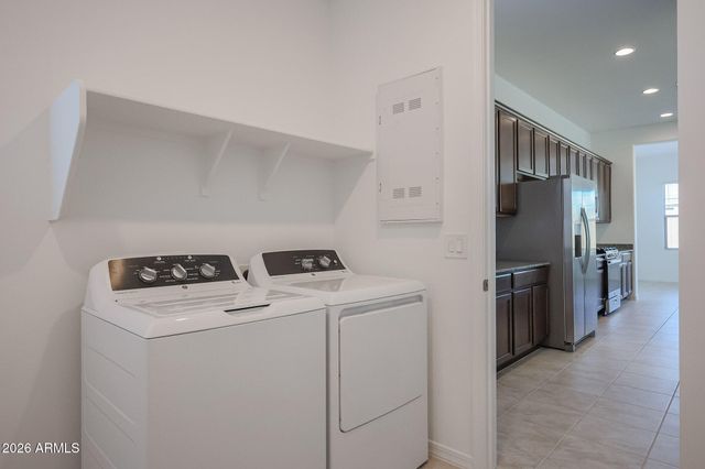 7576 W BRONCO Trail, Peoria, AZ 85383