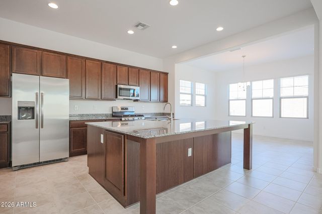 7576 W BRONCO Trail, Peoria, AZ 85383