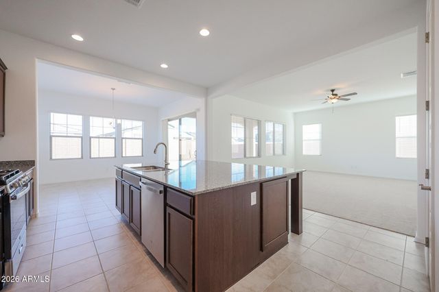 7576 W BRONCO Trail, Peoria, AZ 85383