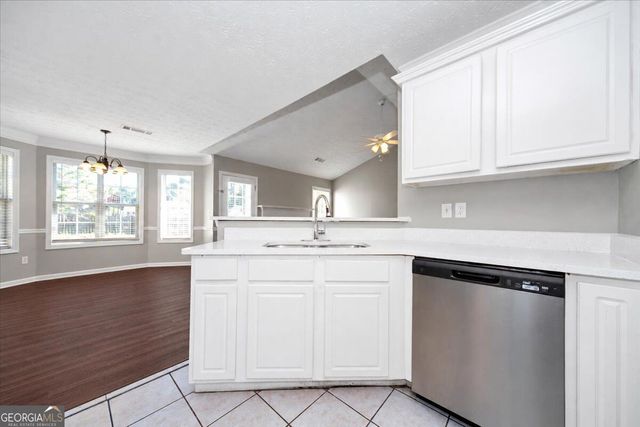 1129 Olde Hinge Way, Snellville, GA 30078