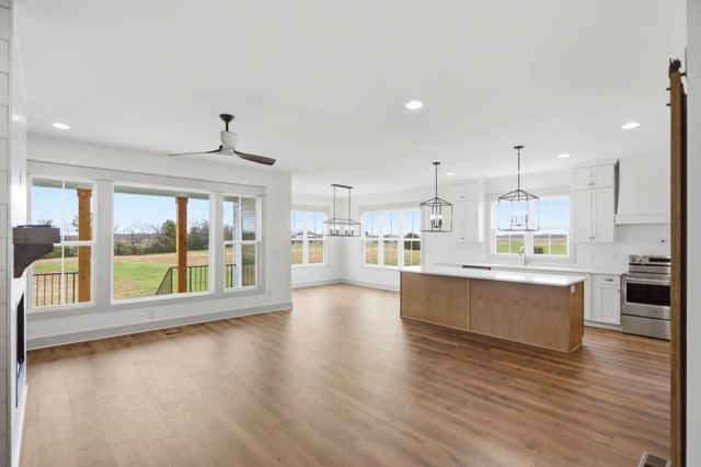 5127 Starks Rd, Cross Plains, TN 37049