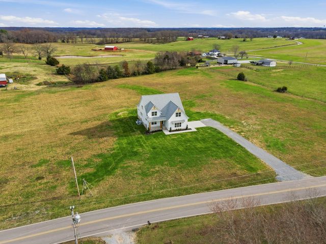 5127 Starks Rd, Cross Plains, TN 37049