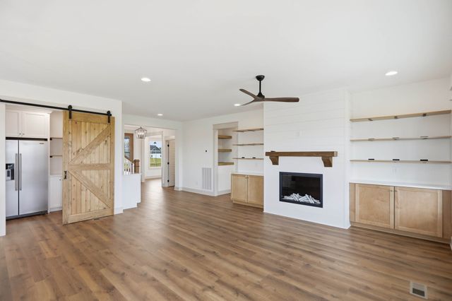 5127 Starks Rd, Cross Plains, TN 37049