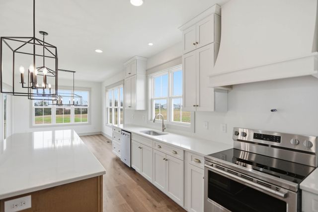 5127 Starks Rd, Cross Plains, TN 37049