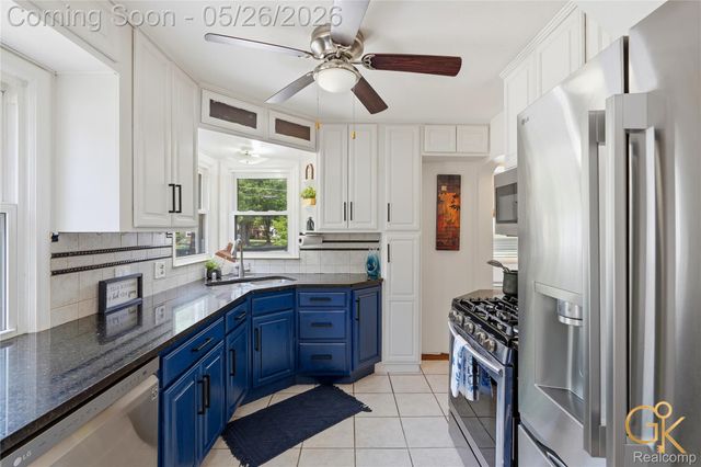 27564 W Chicago Street, Livonia, MI 48150