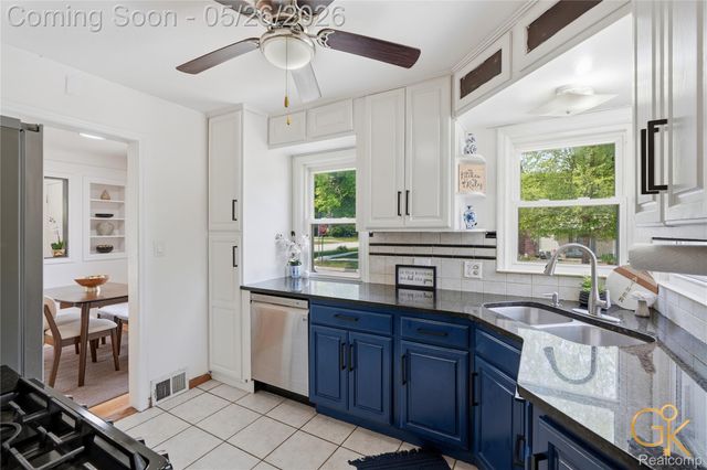 27564 W Chicago Street, Livonia, MI 48150