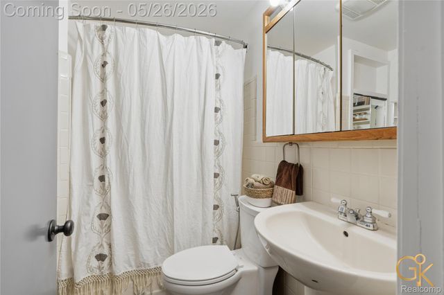 27564 W Chicago Street, Livonia, MI 48150