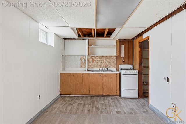 27564 W Chicago Street, Livonia, MI 48150