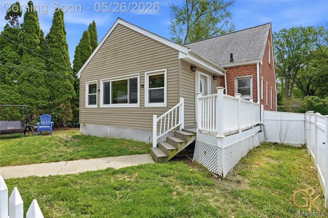27564 W Chicago Street, Livonia, MI 48150