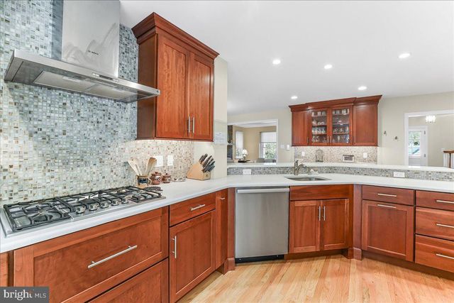 634 KNOX RD, Wayne, PA 19087