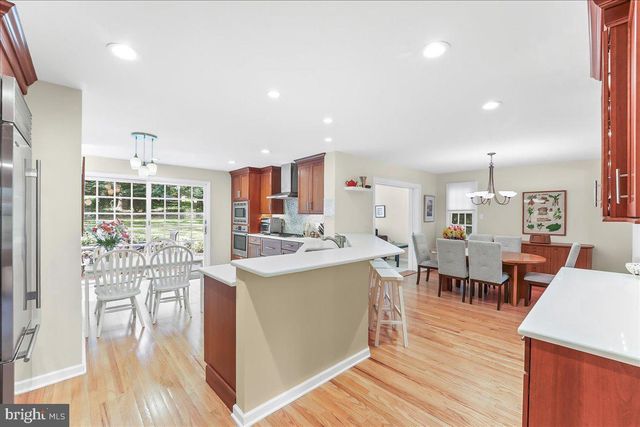634 KNOX RD, Wayne, PA 19087