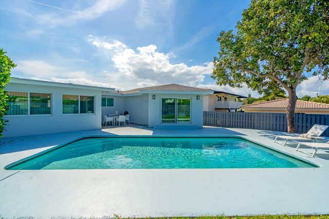 465 NW 11th St Street, Boca Raton, FL 33432