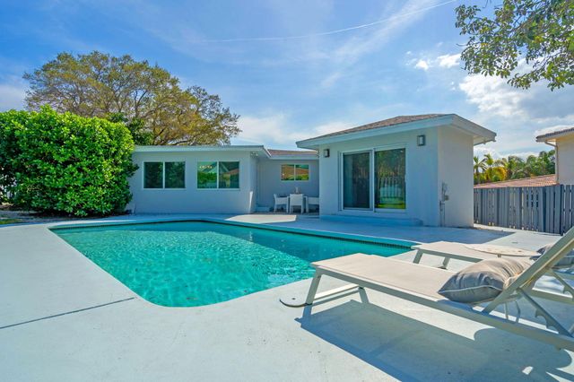 465 NW 11th St Street, Boca Raton, FL 33432