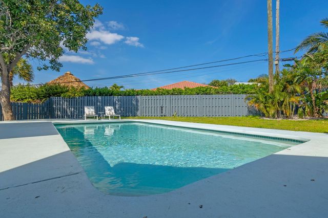 465 NW 11th St Street, Boca Raton, FL 33432