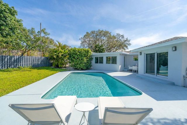 465 NW 11th St Street, Boca Raton, FL 33432