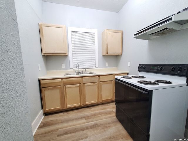 2318 RUIZ ST, San Antonio, TX 78207