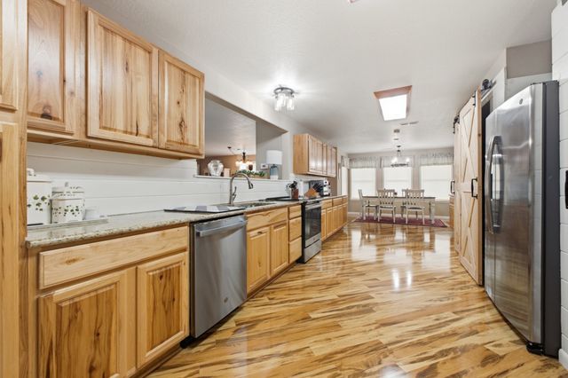 1700 Cedar Valley Rd, Sweetwater, TN 37874