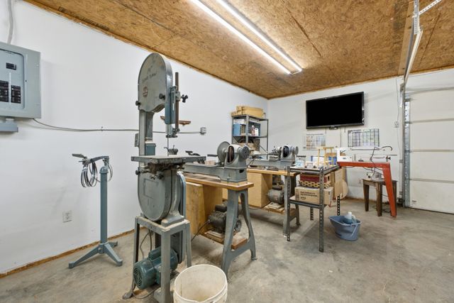 1700 Cedar Valley Rd, Sweetwater, TN 37874