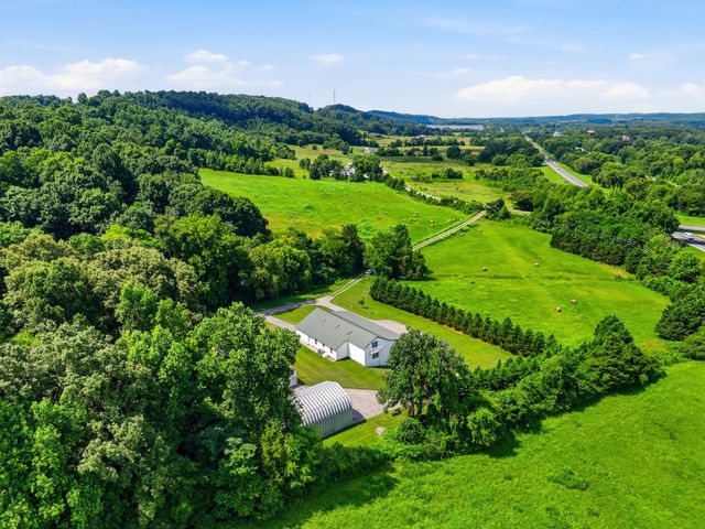 1700 Cedar Valley Rd, Sweetwater, TN 37874