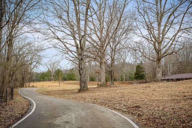 214 Edmonds Rd, Spencer, TN 38585
