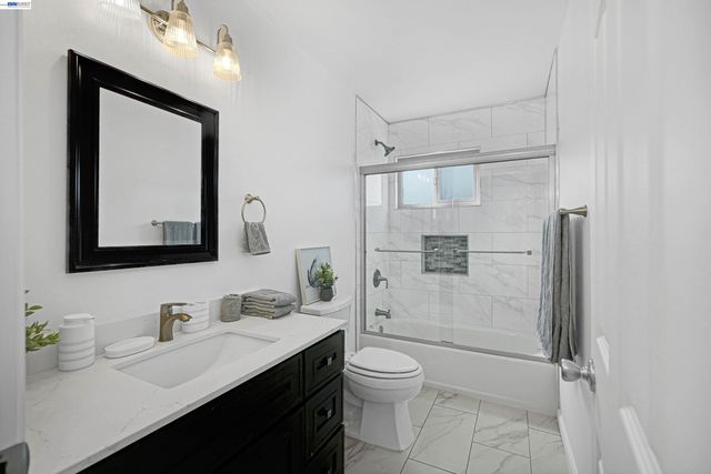 5551 Guadalupe Ct, Concord, CA 94521