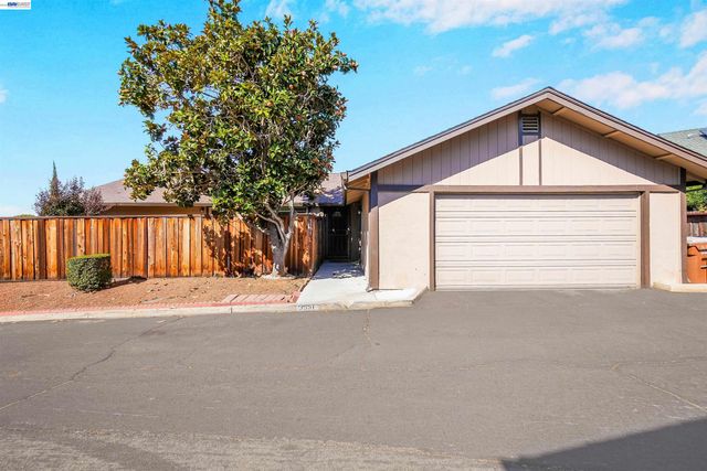 5551 Guadalupe Ct, Concord, CA 94521