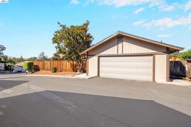 5551 Guadalupe Ct, Concord, CA 94521