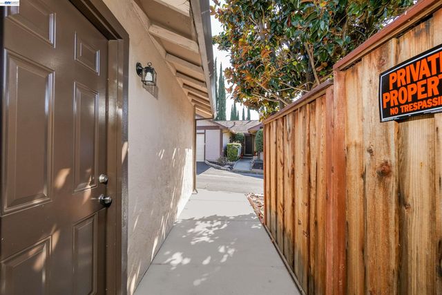 5551 Guadalupe Ct, Concord, CA 94521
