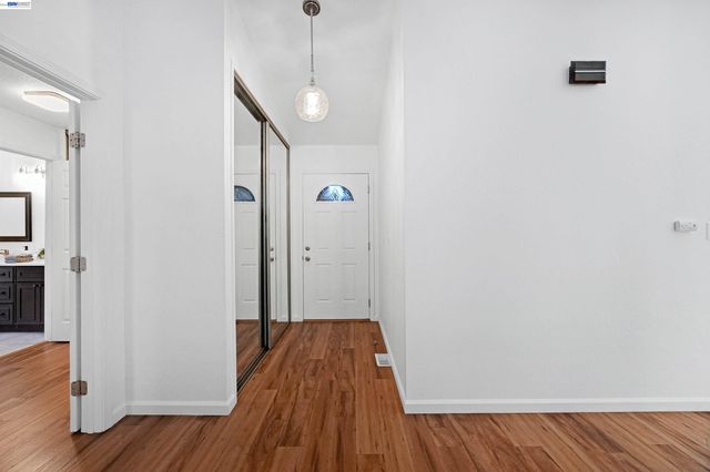 5551 Guadalupe Ct, Concord, CA 94521