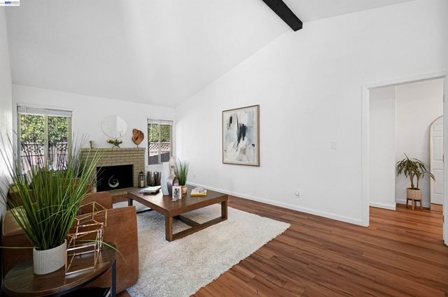 5551 Guadalupe Ct, Concord, CA 94521