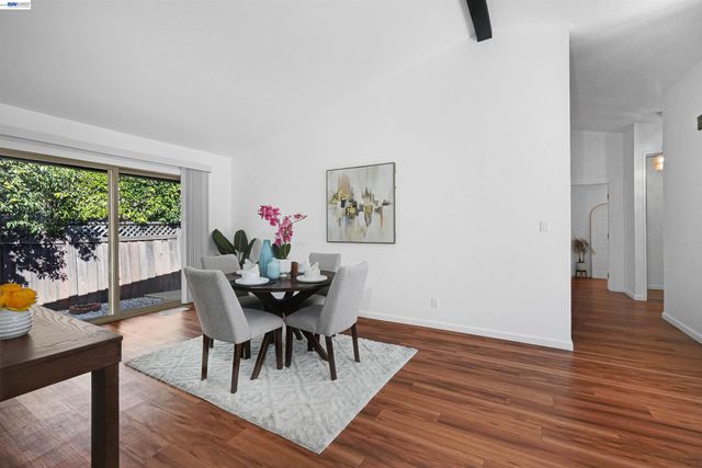 5551 Guadalupe Ct, Concord, CA 94521