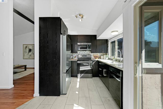 5551 Guadalupe Ct, Concord, CA 94521