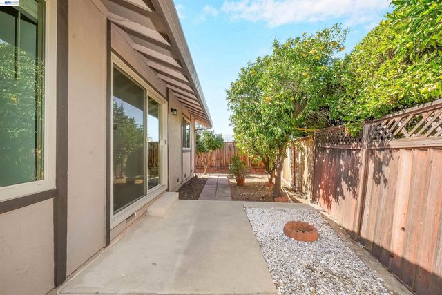 5551 Guadalupe Ct, Concord, CA 94521