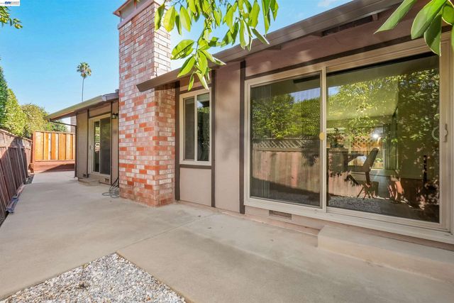 5551 Guadalupe Ct, Concord, CA 94521
