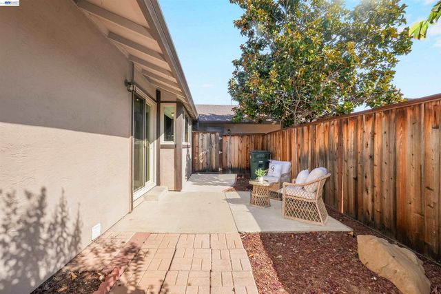 5551 Guadalupe Ct, Concord, CA 94521