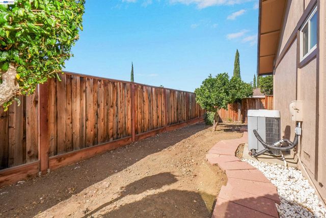 5551 Guadalupe Ct, Concord, CA 94521