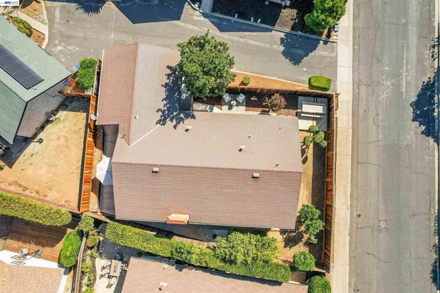 5551 Guadalupe Ct, Concord, CA 94521