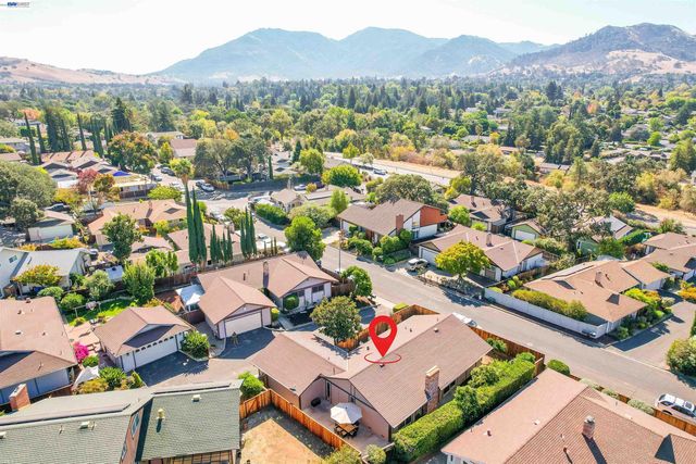 5551 Guadalupe Ct, Concord, CA 94521